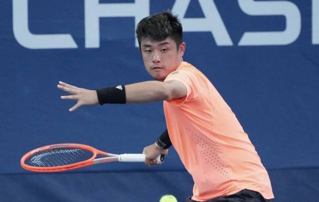 但雄鹿凭借 但雄鹿凭借