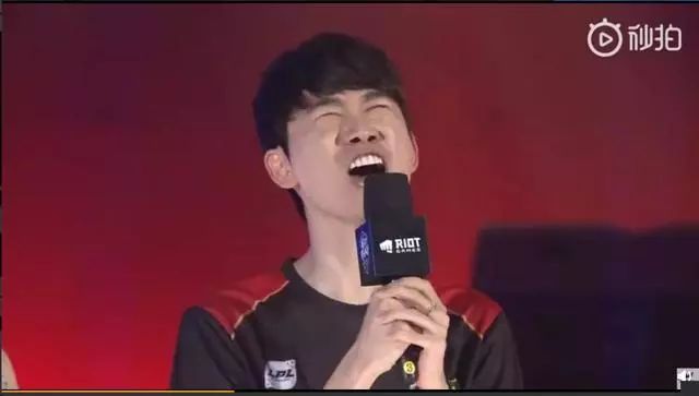 整个球队的 整个球队的