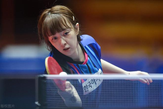 两人之间的 两人之间的