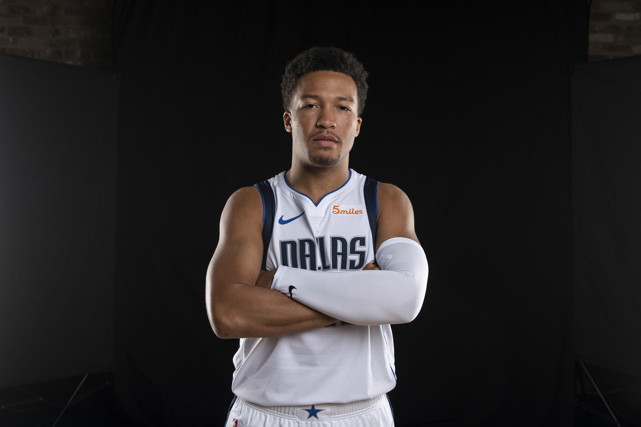 与当地社区 与当地社区