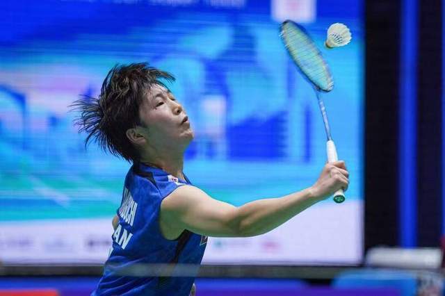 后场单手压 后场单手压